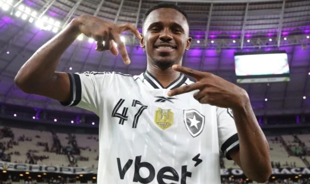 B体育-记者：热菲尼奥在辽宁铁人的年薪为160万美元，外加绩效奖金